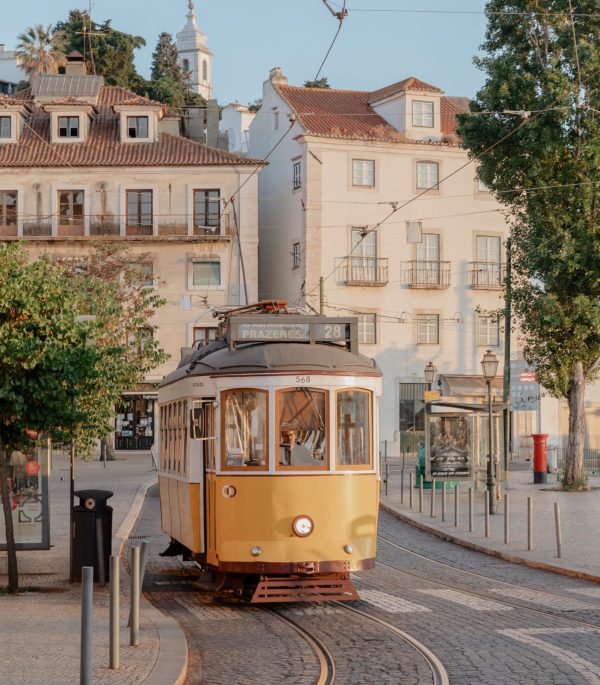 Miradouro de Santa Luzia​ tram 28